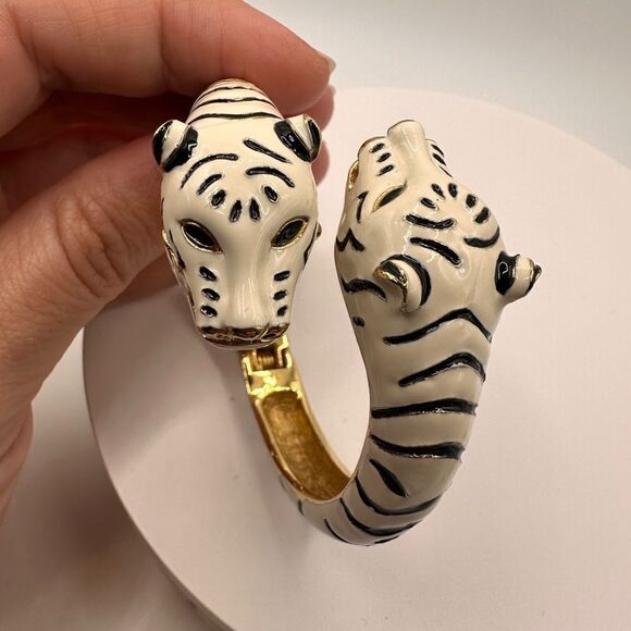 RARE Vintage KJL flawless condition white tiger watch clamp cuff bracelet! - Picture 4 of 11